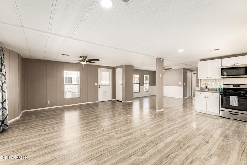 643 93rd Pl, Mesa, AZ 85208