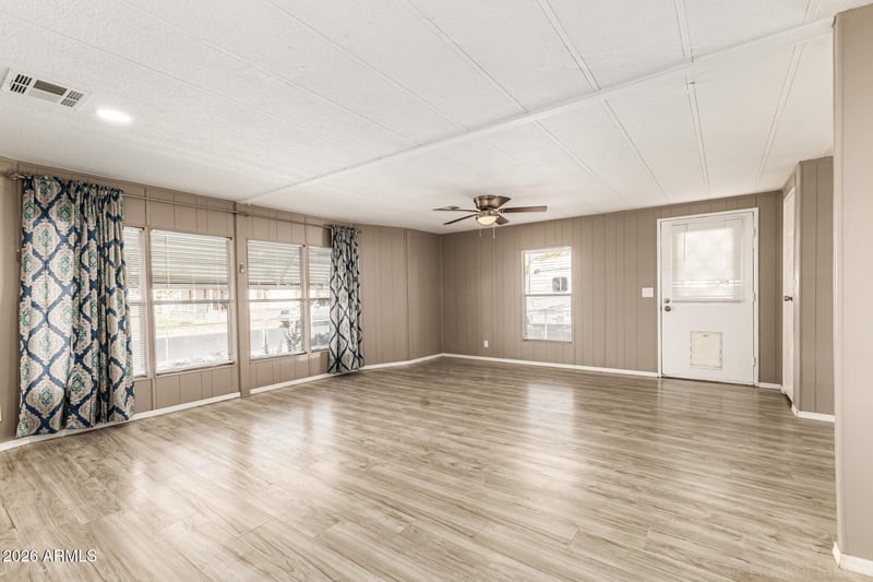 643 93rd Pl, Mesa, AZ 85208