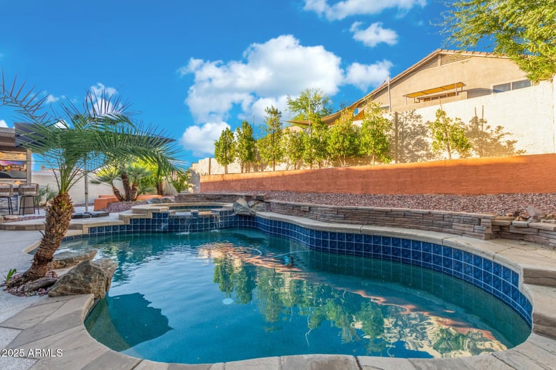 6430 Hackamore Dr, Phoenix, AZ 85083