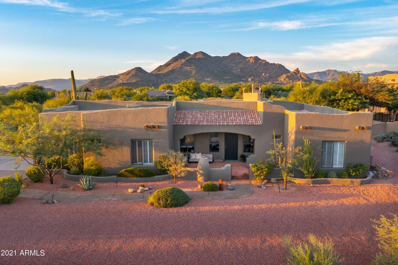 6431 E Smokehouse Trl, Cave Creek, AZ 85331