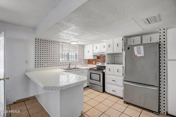 6433 Catalina Dr, Phoenix, AZ 85033