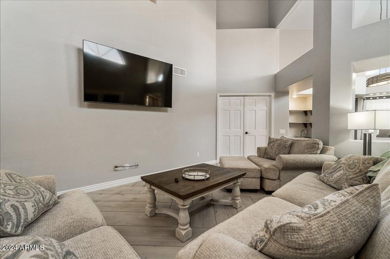 6433 E Redmont Dr, Mesa, AZ 85215