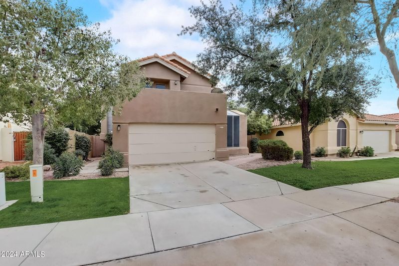 6433 E Redmont Dr, Mesa, AZ 85215