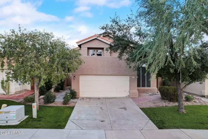 6433 E Redmont Dr, Mesa, AZ 85215