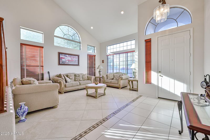 6435 Buckskin Trl, Phoenix, AZ 85083