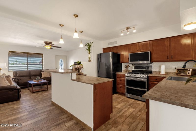 6437 S 43rd Pl, Phoenix, AZ 85042