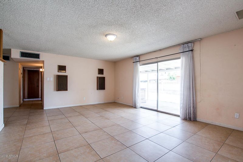 6439 W Cavalier Dr, Glendale, AZ 85301