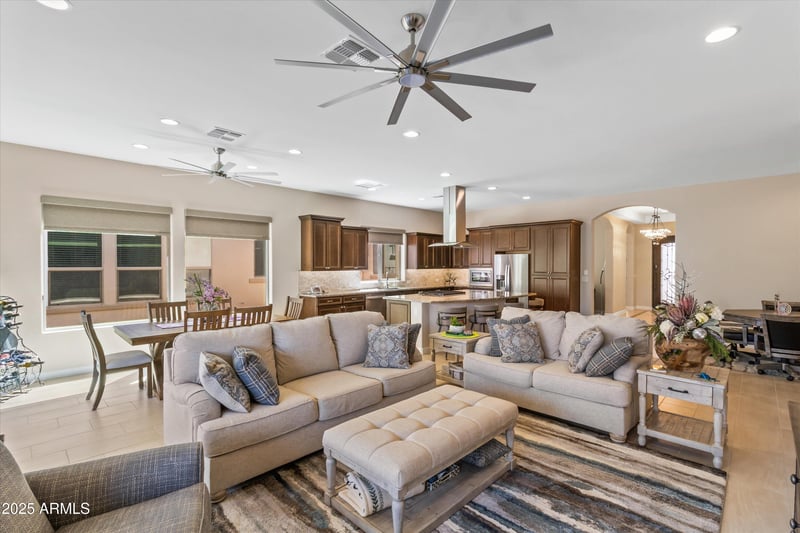 644 Las Puertas Ln, Queen Creek, AZ 85140