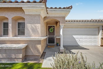 6440 Sophie Ln, Laveen, AZ 85339