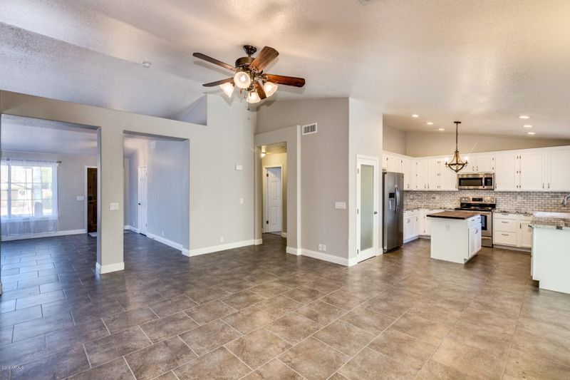 6441 E Riverdale St, Mesa, AZ 85215