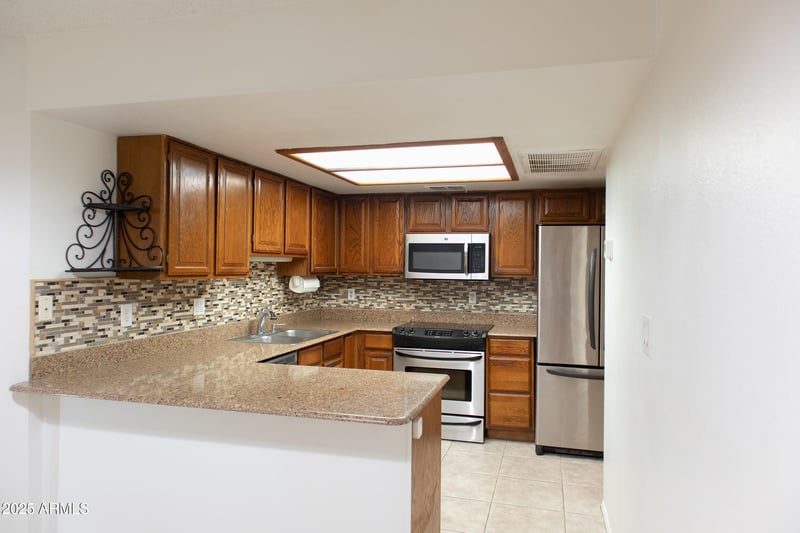 6444 Willow Dr, Tempe, AZ 85283