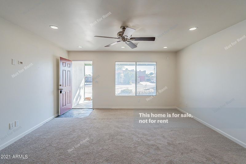 6446 E Hobart St, Mesa, AZ 85205