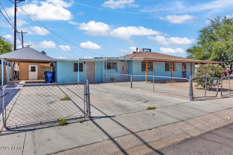 6447 Piccadilly Rd, Phoenix, AZ 85033