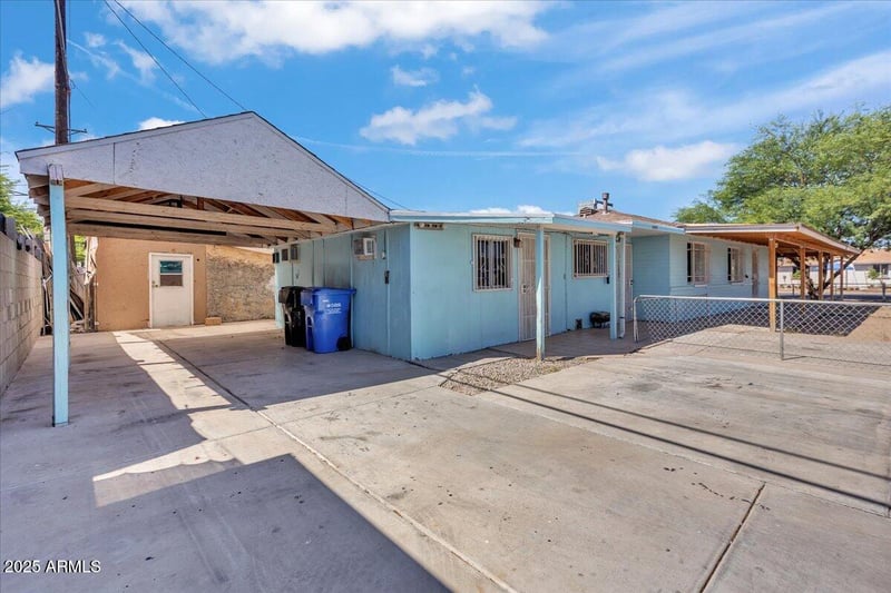 6447 Piccadilly Rd, Phoenix, AZ 85033