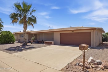 6449 Des Moines St, Mesa, AZ 85205