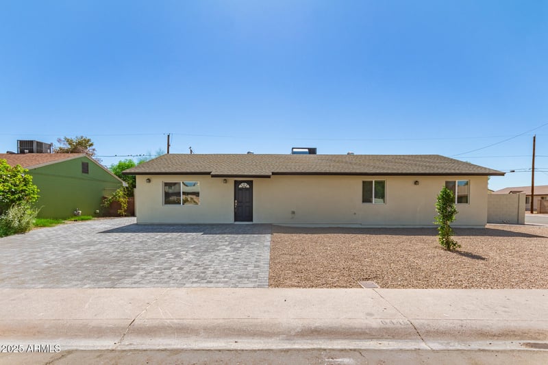 6449 Rose Ln, Glendale, AZ 85301