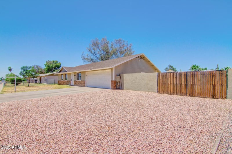 6450 Akron St, Mesa, AZ 85205