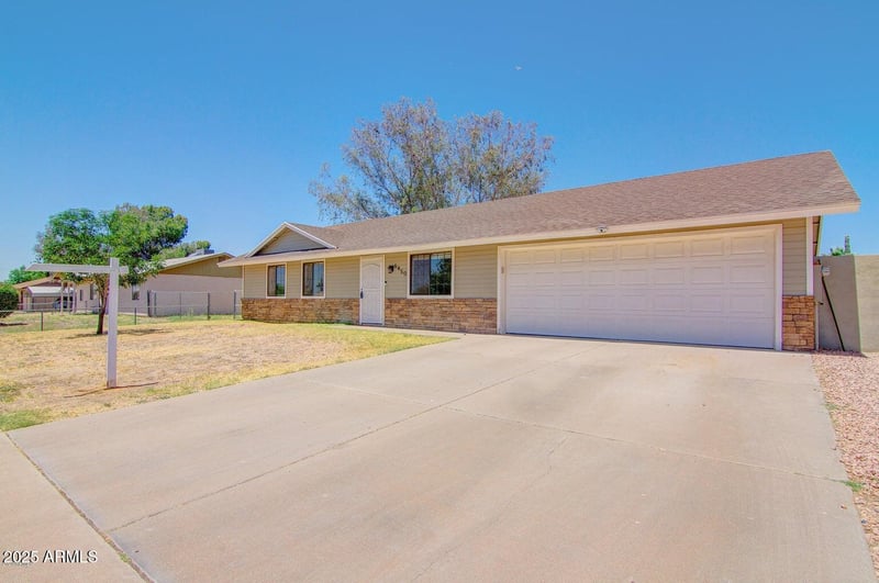 6450 Akron St, Mesa, AZ 85205