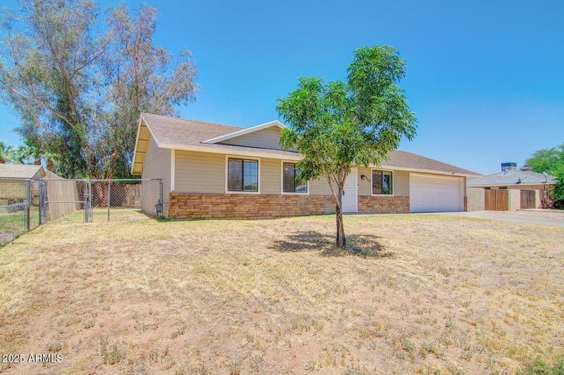 6450 Akron St, Mesa, AZ 85205