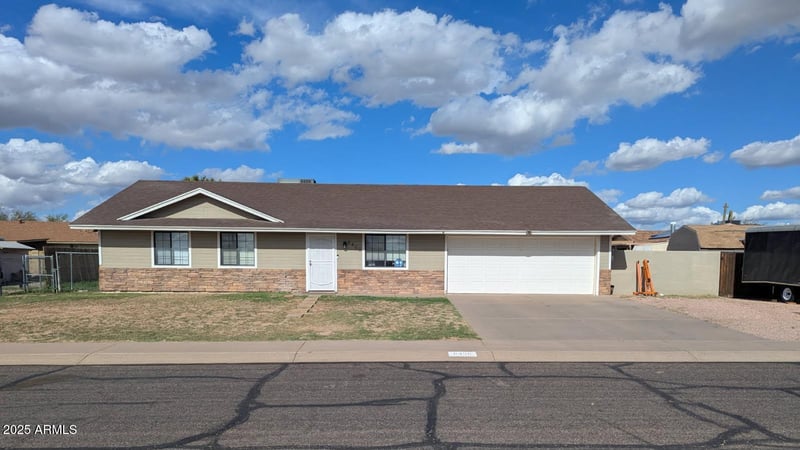 6450 Akron St, Mesa, AZ 85205