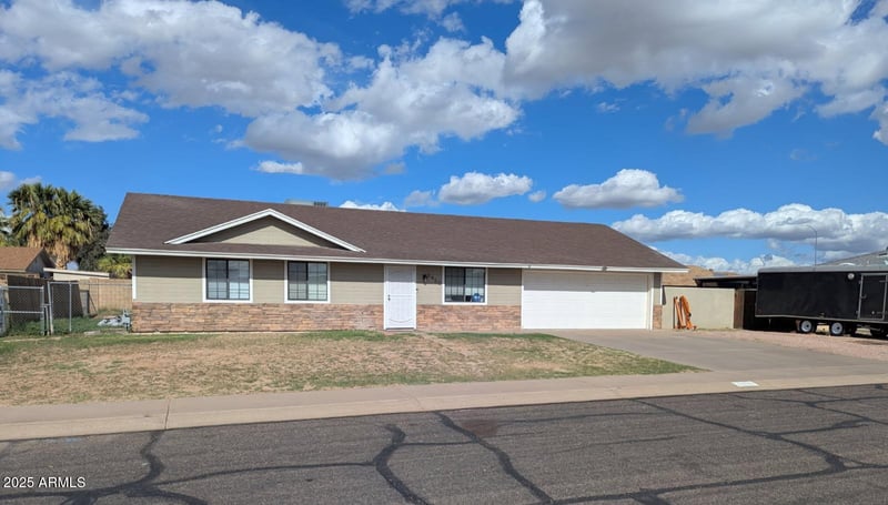 6450 Akron St, Mesa, AZ 85205