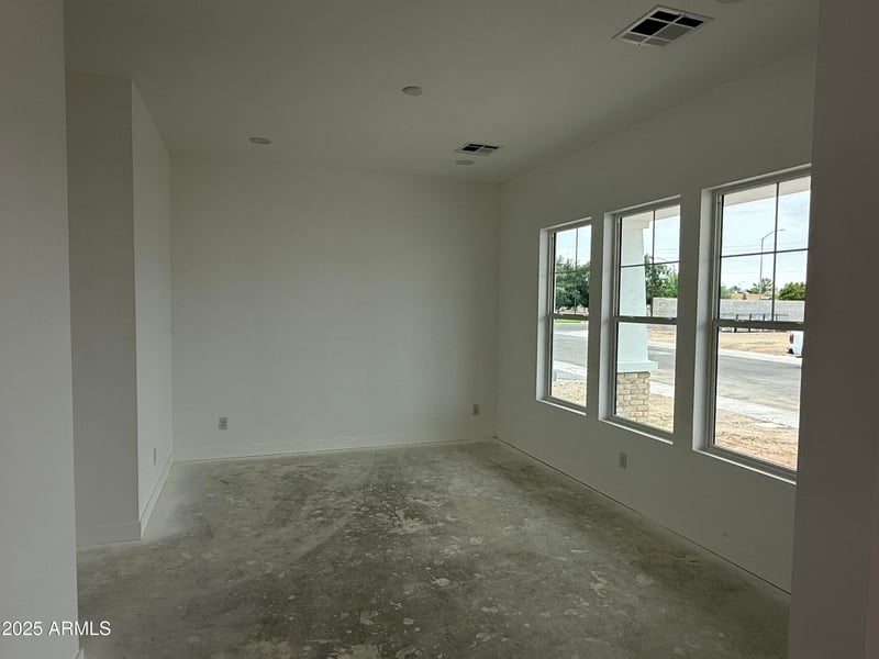 6452 Omega Cir, Mesa, AZ 85215