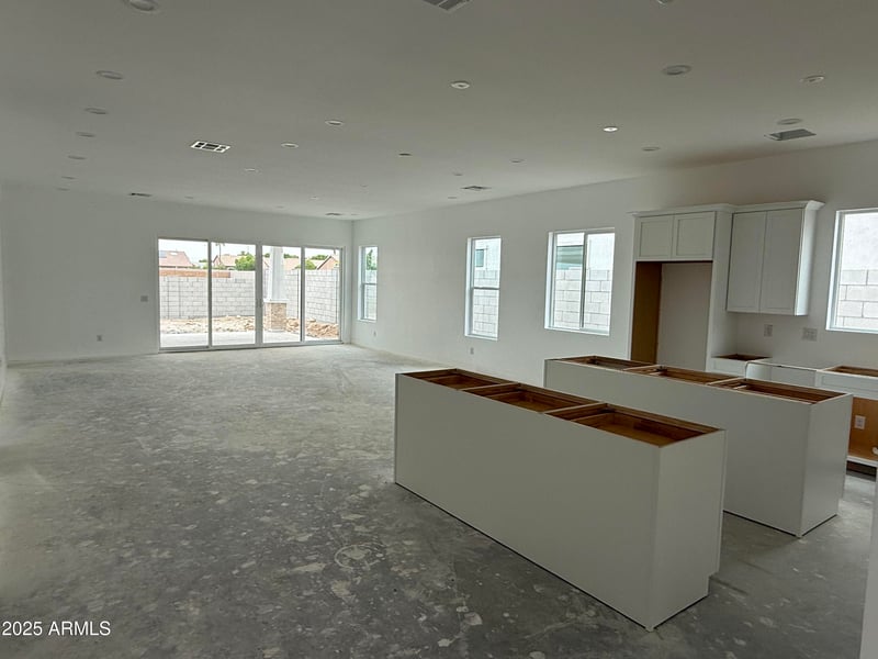 6452 Omega Cir, Mesa, AZ 85215