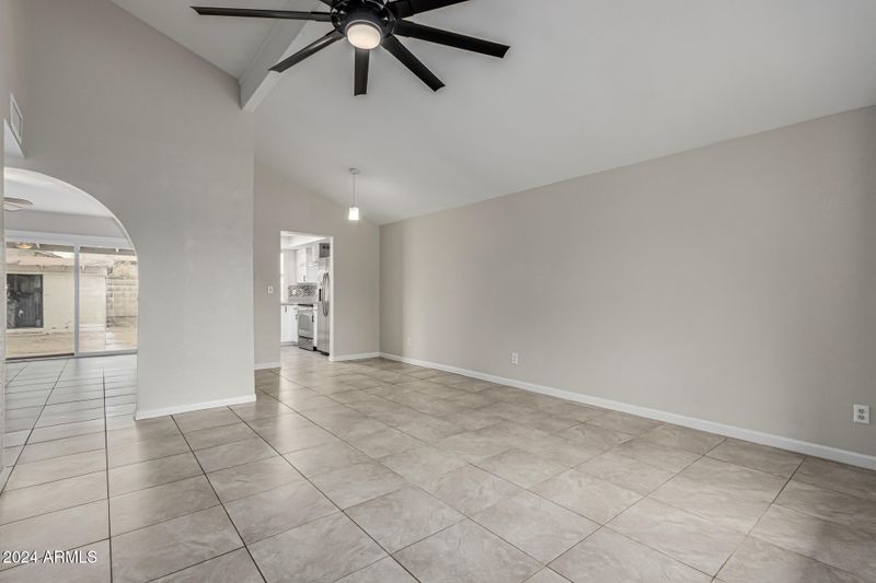 6452 S 18th St, Phoenix, AZ 85042