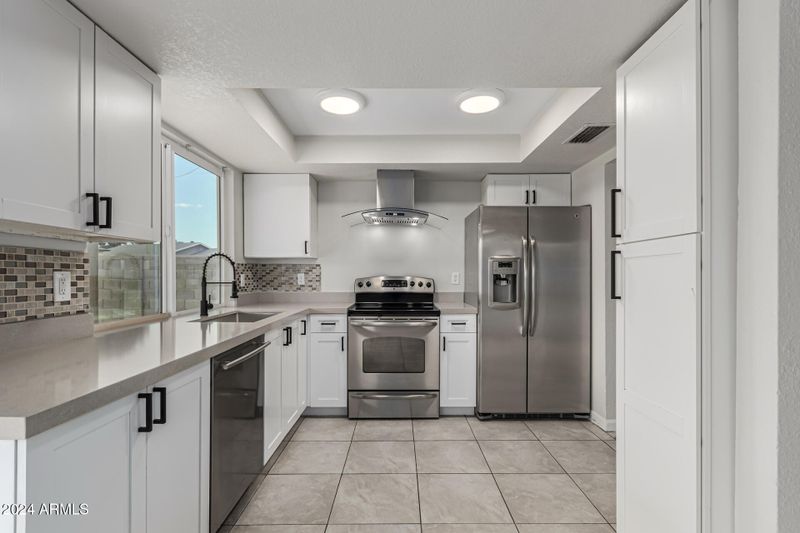 6452 S 18th St, Phoenix, AZ 85042
