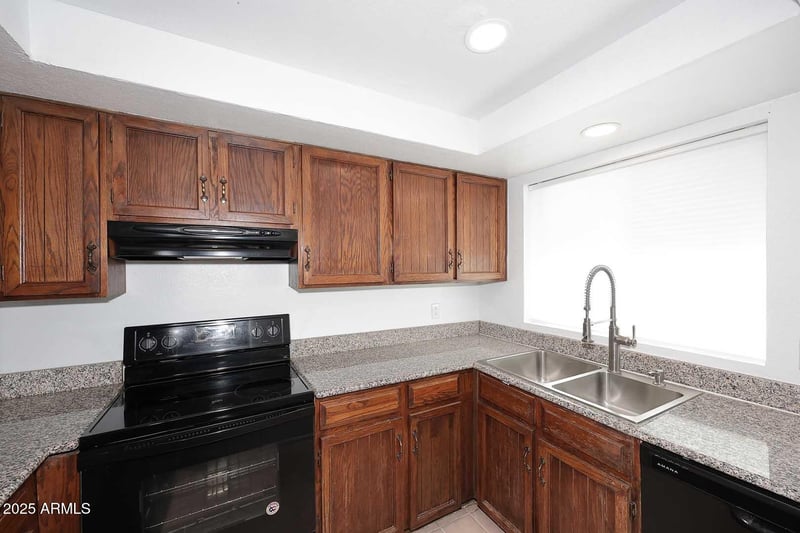 6454 University Dr #35, Mesa, AZ 85205