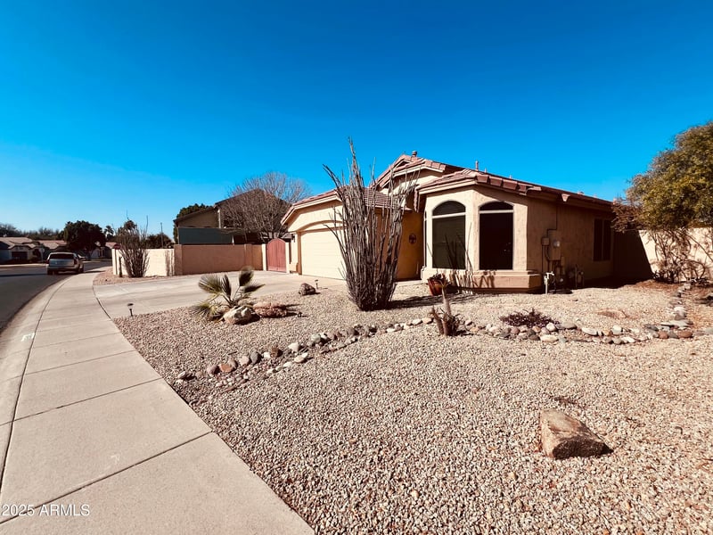 6458 Adobe Dr, Glendale, AZ 85308