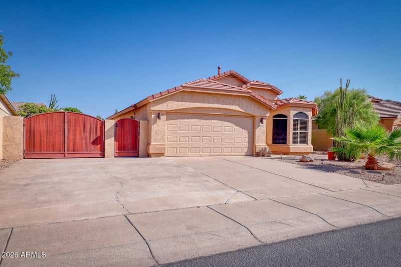 6458 Adobe Dr, Glendale, AZ 85308