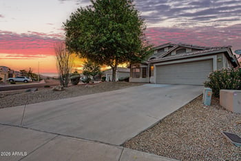 6458 Saddlehorn Rd, Phoenix, AZ 85083