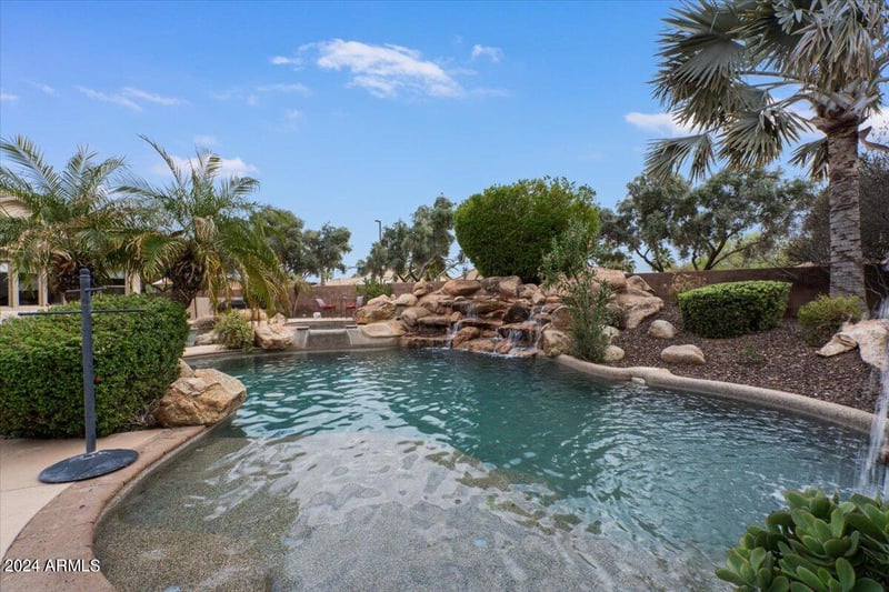 6466 S Honor Ct, Gilbert, AZ 85298