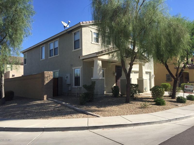6474 W Freeway Ln, Glendale, AZ 85302