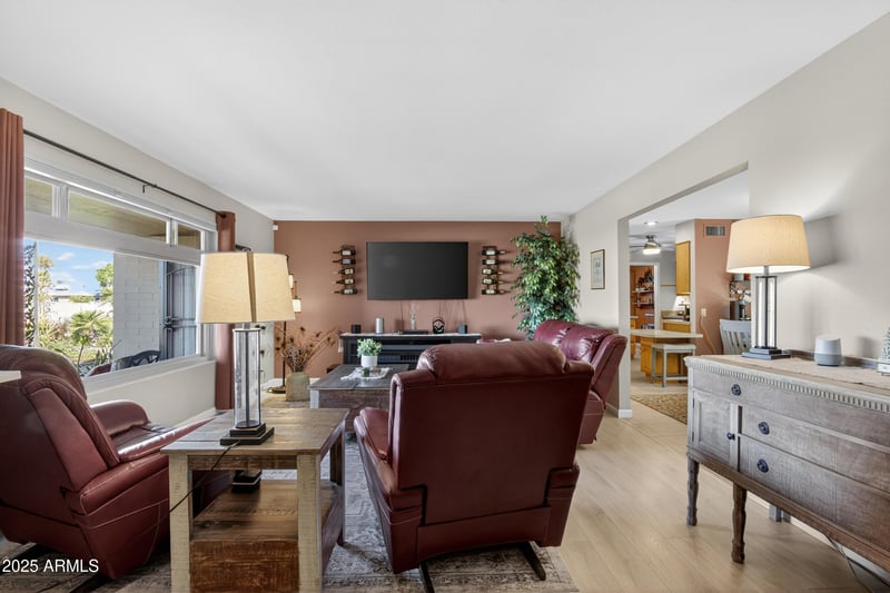 649 61st Pl, Mesa, AZ 85205