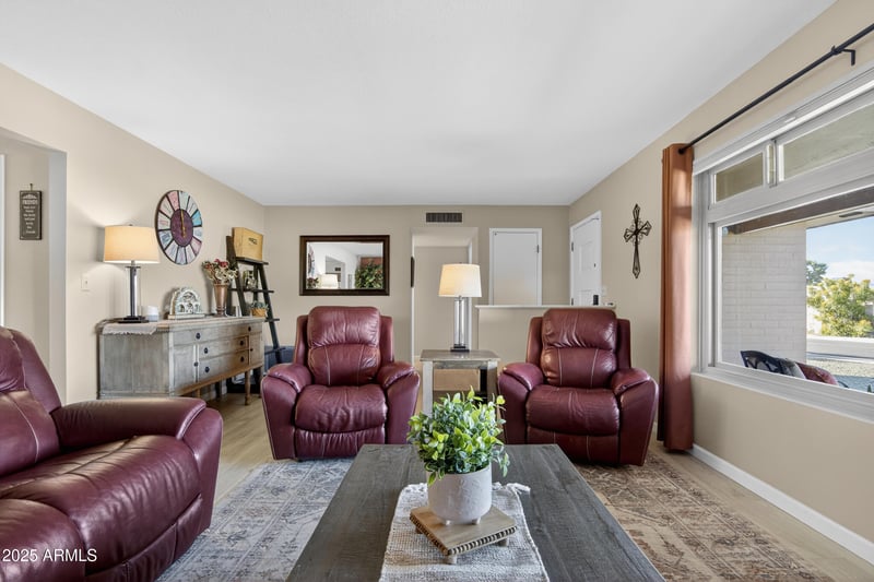 649 61st Pl, Mesa, AZ 85205