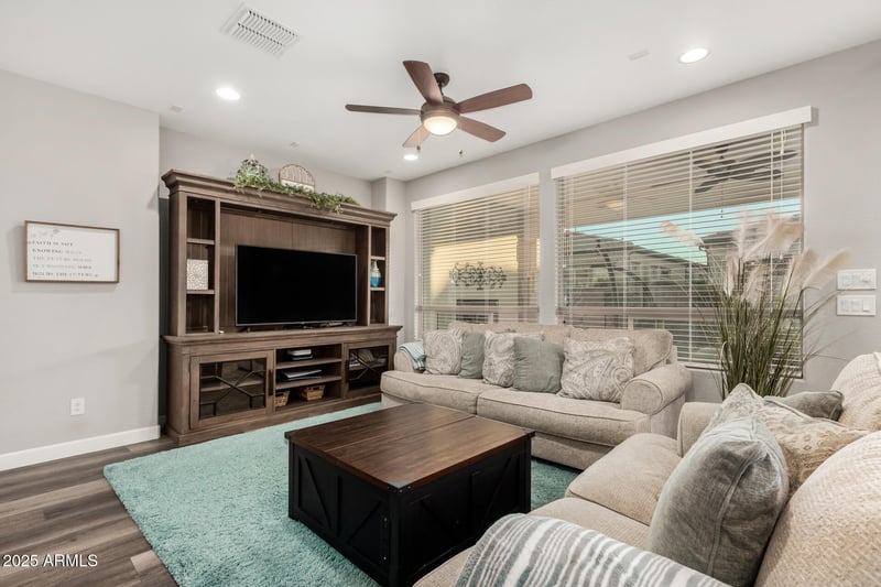 649 Veterans Way, Queen Creek, AZ 85140