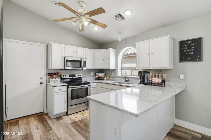 65 W Holstein Trl, San Tan Valley, AZ 85143
