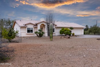 650 Falcon Dr, Wickenburg, AZ 85390