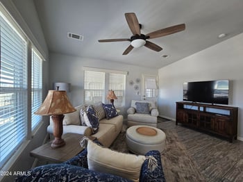 650 N Hawes Rd #3211, Mesa, AZ 85207