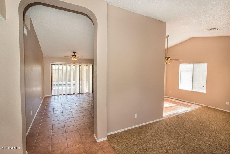 6501 N 69th Dr, Glendale, AZ 85303