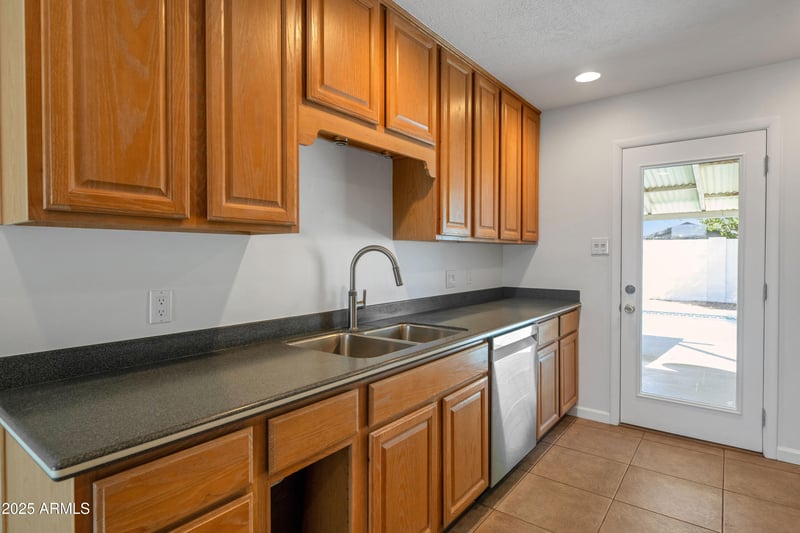 6502 Oak St, Scottsdale, AZ 85257