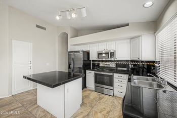 6503 W Adobe Dr, Glendale, AZ 85308