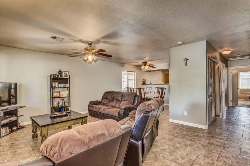 6505 S 11th Dr, Phoenix, AZ 85041