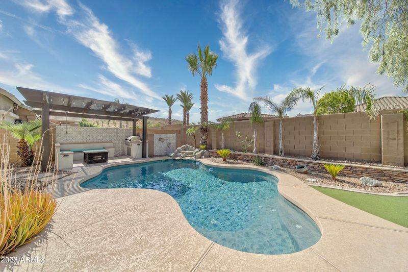 6505 W Misty Willow Ln, Glendale, AZ 85310