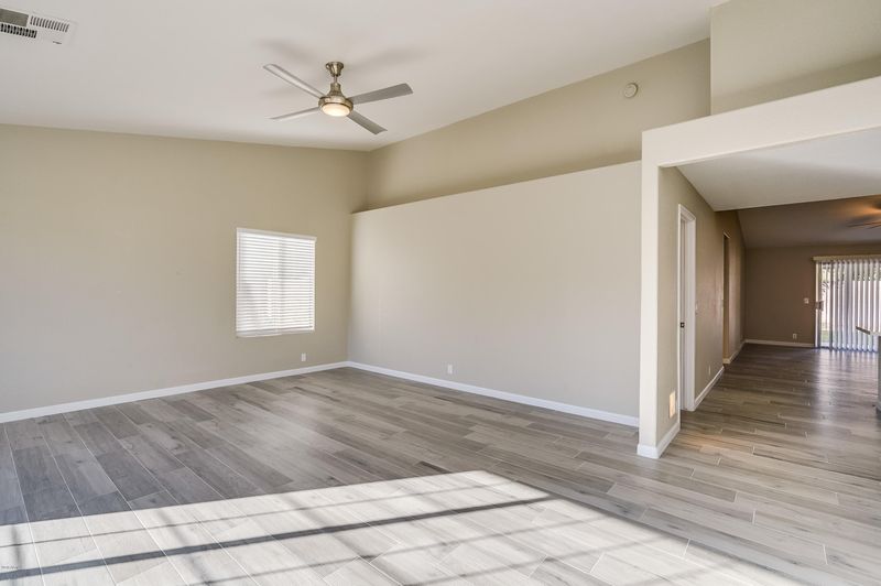 6506 N 90th Dr, Glendale, AZ 85305