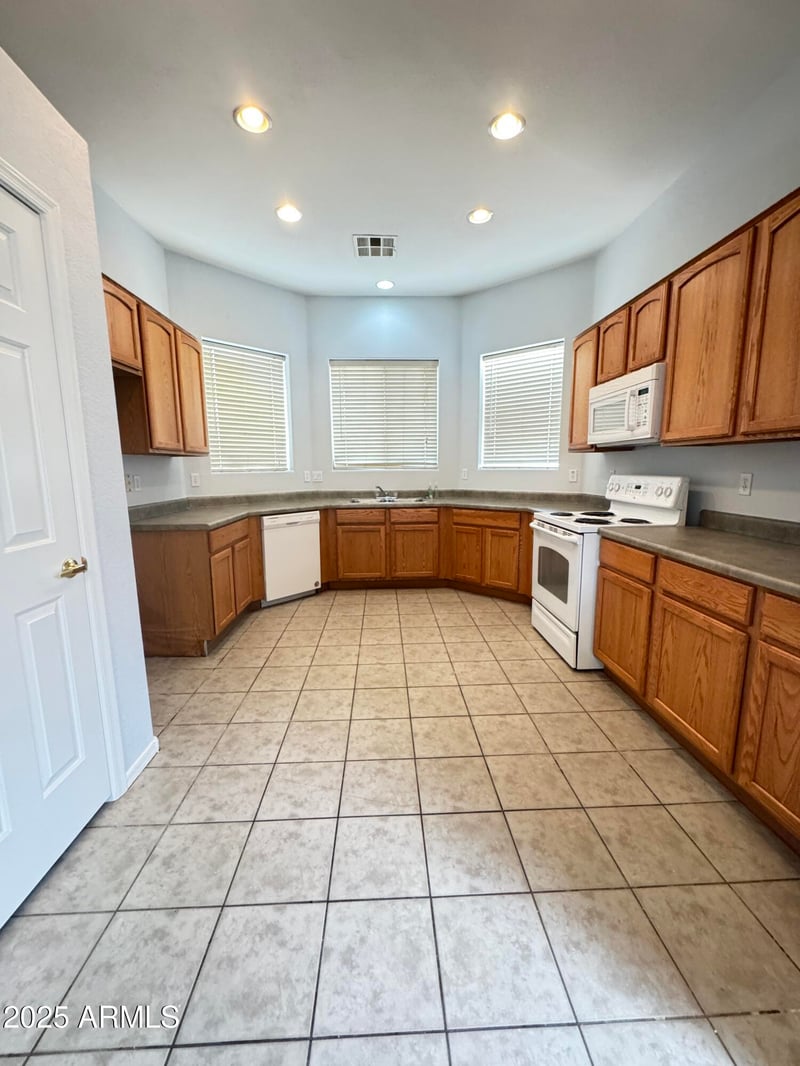 6511 5th Way, Phoenix, AZ 85042