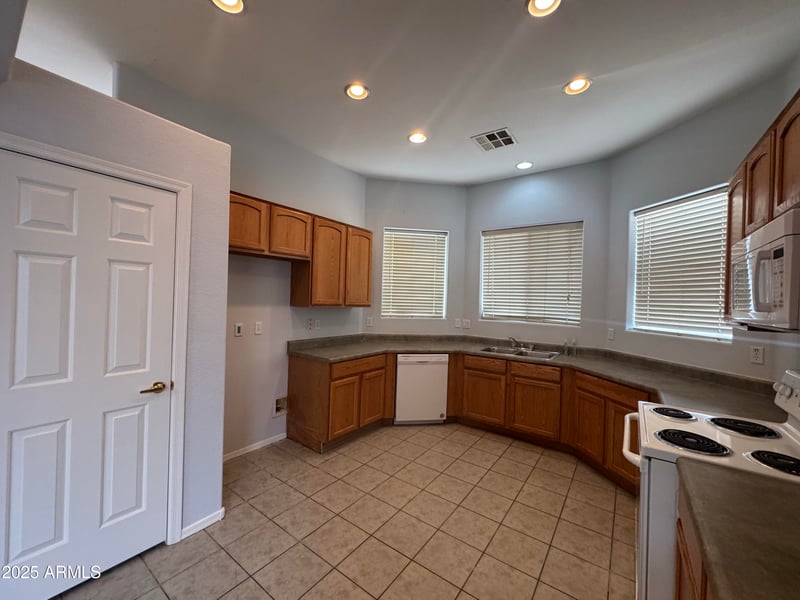6511 5th Way, Phoenix, AZ 85042