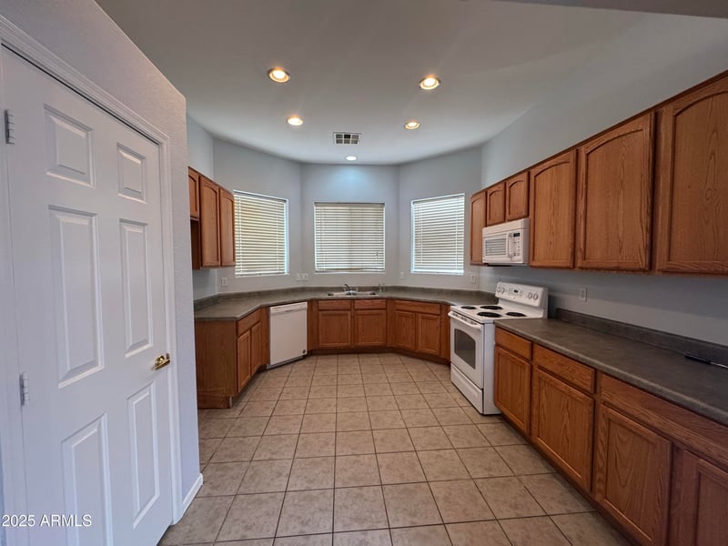 6511 5th Way, Phoenix, AZ 85042